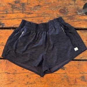 Vuori Women’s M Navy Pattern Athletic Shorts with Elastic Waistband